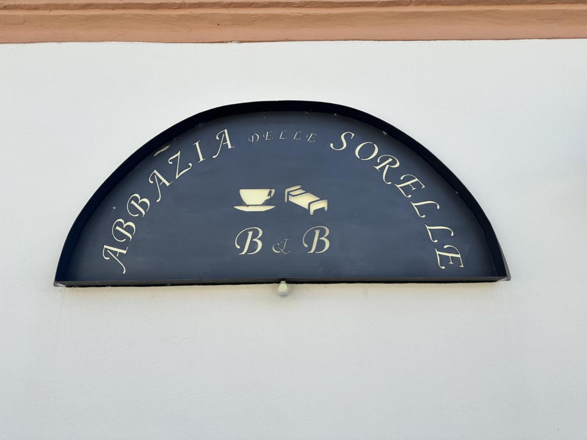 Abbazia Delle Sorelle Новелло Экстерьер фото
